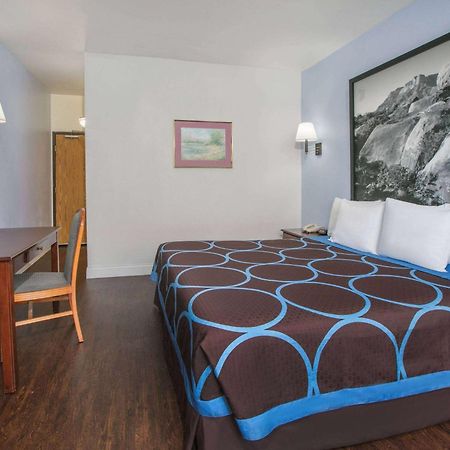Super 8 By Wyndham Garland North Dallas Area Zewnętrze zdjęcie