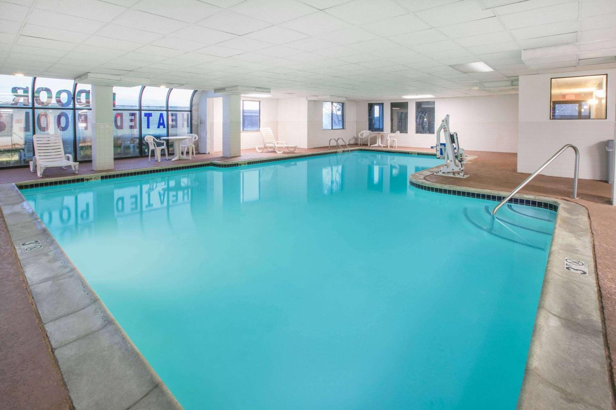 Super 8 By Wyndham Garland North Dallas Area Zewnętrze zdjęcie